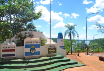 Hito de las tres fronteras, Puerto Iguazú